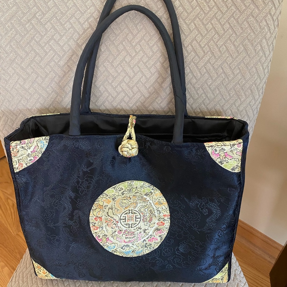 Elegant Black and Gold Women's Tote Bag
